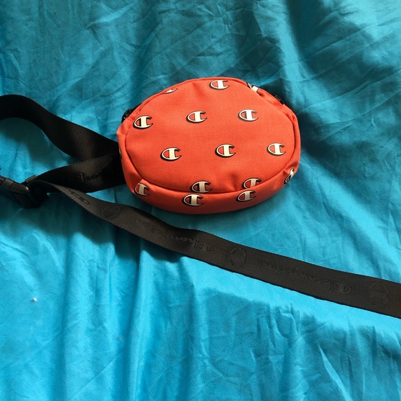 Champion Fannypack - Picture 2 of 5